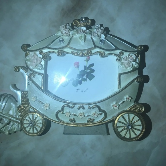 Small white carriage picture frame - Picture 4 of 7